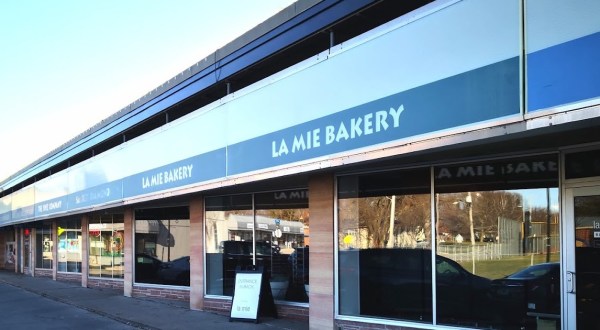 Locals Can’t Get Enough Of The Artisan Creations At This Charming City Bakery In Iowa