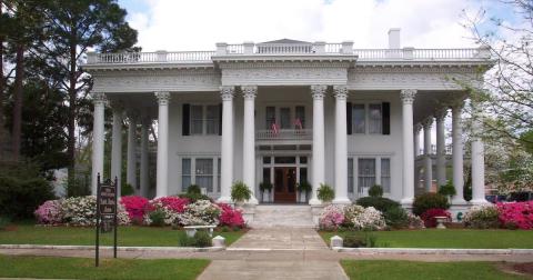 This Tour Of The Oldest Homes In Alabama Belongs On Every History Lover's Bucket List