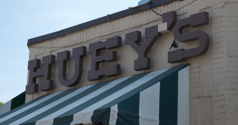Visit Huey's, The Small Burger Joint In Tennessee That’s Been Around Since 1970