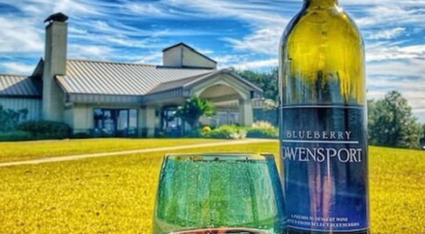 Locals Can’t Get Enough Of This Award-Winning Small Town Winery Hidden In The Florida Countryside