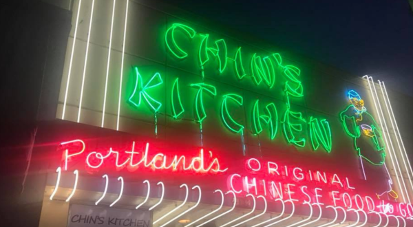 You Can Still Order Delicious American Chinese Dishes At This Old School Eatery In Oregon