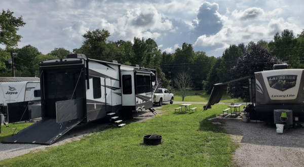 With A Golf Course, A Pool, And A Cave, This RV Campground In Kentucky Is A Dream Come True