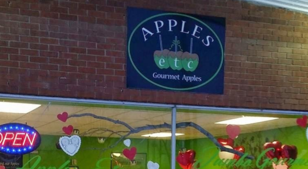 Caramel Apples Aren’t Just For Fall – This Connecticut Shop Offers Tons Of Delicious Flavors Year-Round