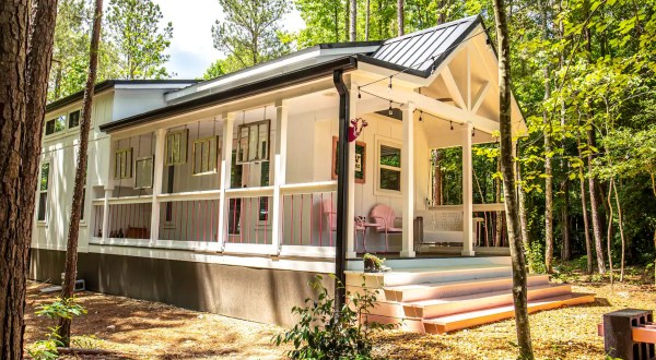 Book A Stay At This Cow-Themed Cottage In Alabama For A Charming Getaway