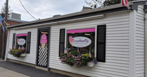 Treat Yourself To Gigantic Portions of Ice Cream At Treadwell's In Massachusetts