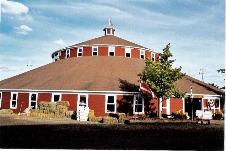 world’s largest round barn