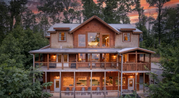 This Stupendous Tennessee Cabin Is Beyond Your Wildest Dreams
