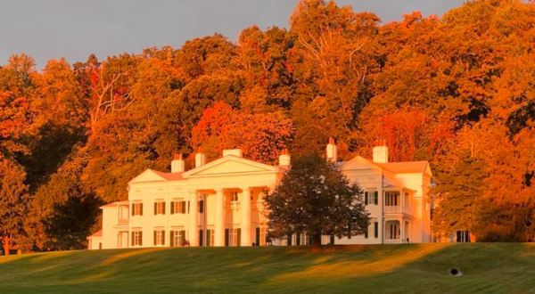 The Charming Small Town In Virginia That’s Perfect For A Fall Day Trip