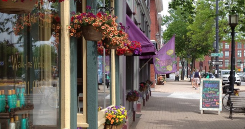 The Most Charming College Town In Maine Is Home To Delicious Dining, Shopping, And More