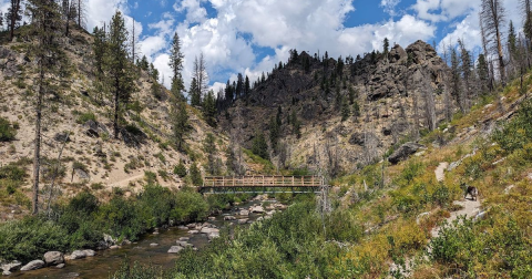 The 9-Mile Crooked River Trail Might Just Be The Most Enchanting Hike In Idaho