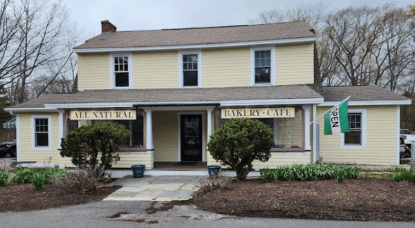 Locals Can’t Get Enough Of The Artisan Creations At This Seaside Town Bakery In Maine