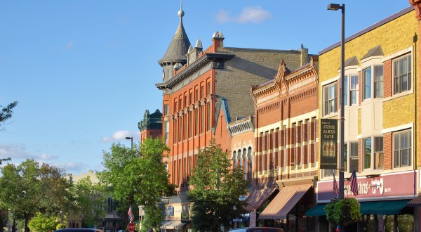 The Most Charming College Town In Minnesota Is Home To Delicious Dining, Shopping, And More