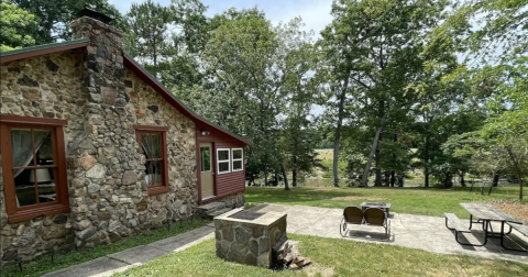 This Missouri Riverfront Cabin In The Middle Of Nowhere Will Make You Forget All Of Your Worries