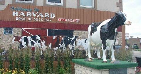 This Life-Size Cow Statue Has Been The Star Of A Small Illinois Town's Annual Milk Day Festival Since 1966