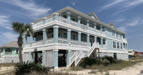 Stay Overnight At This Spectacularly Unconventional Beach House In Alabama