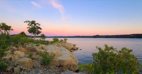 The Hidden Beach In Arkansas With Clear Waters That Rival The Caribbean