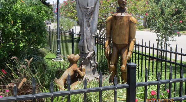 The One Neighborhood In Texas That’s Filled With Whimsical Tree Sculptures