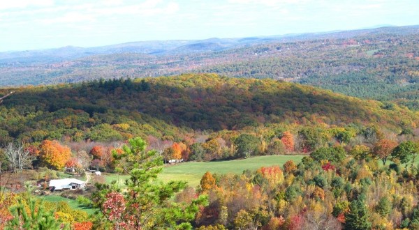 The Massachusetts Mountain Worth Driving Across The State To Explore