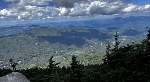 The 7.4-Mile Calloway Peak Via Profile Trail Might Just Be The Most Enchanting Hike In North Carolina