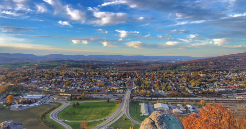 The Little-Known Scenic Spot In Pennsylvania That Comes Alive With Color Come Fall
