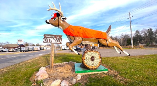 The Small Town In Minnesota That Comes Alive In The Fall Season