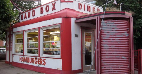 Pint-Size Band Box Diner In Minnesota Is Open For The First Time Since 2020