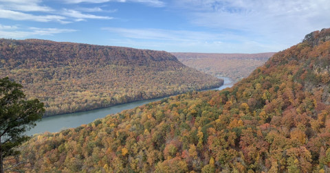 See The Fall Foliage In Tennessee On This Classic Riverboat Cruise