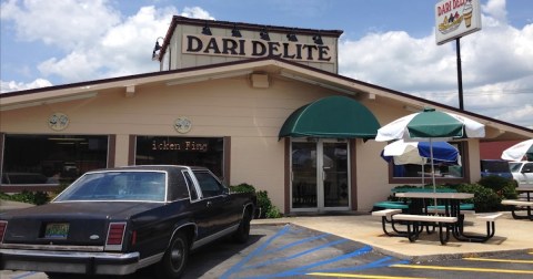 This Classic Dairy Bar & Chicken Spot In Alabama Has Been Serving Delicious Eats Since 1971
