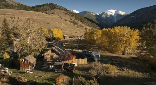 The Montana Cabin Surrounded By Fall Foliage Is The Best Place For An Autumnal Getaway