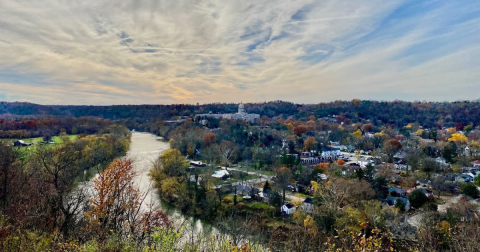 The Charming Town In Kentucky That Comes Alive In The Fall Season