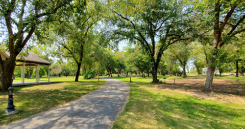 Explore A Little-Known Arboretum In This Oklahoma Country Town