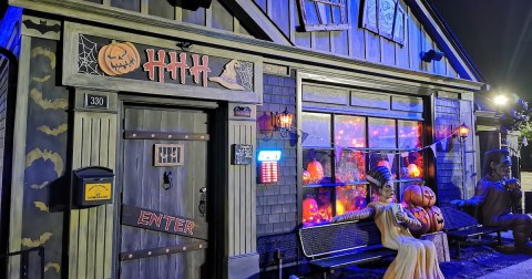 It's Always Halloween At The Haunted House Of Hamburgers In New York