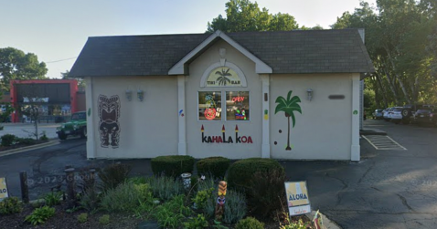 This Tiki-Themed Pizza Kitchen Is A One-Of-A-Kind Hidden Gem Restaurant In Illinois