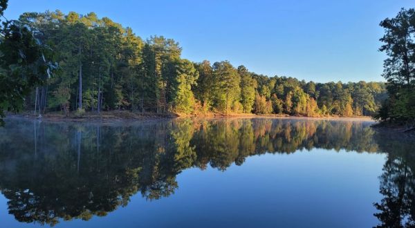 This Little-Known Scenic Spot In North Carolina That Comes Alive With Color Come Fall