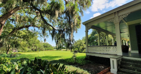 Take A Stroll Through Louisiana’s Past At This Historic House And Gardens