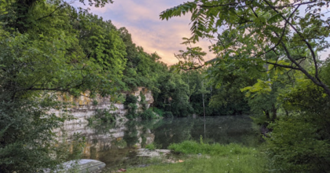 The Incredible Hike In Missouri That Leads To A Fascinating Abandoned Quarry