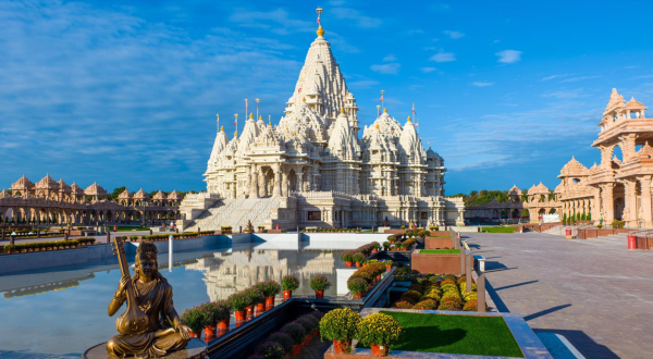 The Largest Hindu Temple In The Western World Just Opened In New Jersey