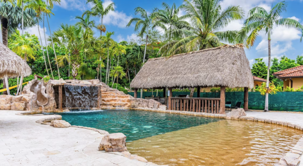 Enjoy A Custom Lagoon-Style Pool & Private Game Room At This Florida VRBO