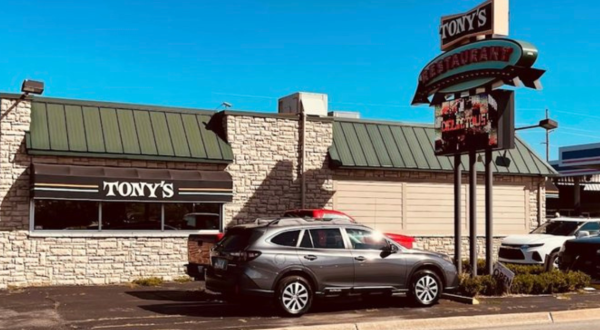 The BLTs From Tony’s I-75 Restaurant In Michigan Are So Big, They Could Feed An Entire Family
