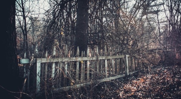 The Abandoned And Eerie Place In New Jersey You Might Not Want To Visit After Dark
