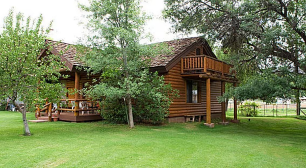 Go Wine Tasting, Then Stay In A Cozy Cabin In Arizona On This Idyllic Fall Weekend Getaway