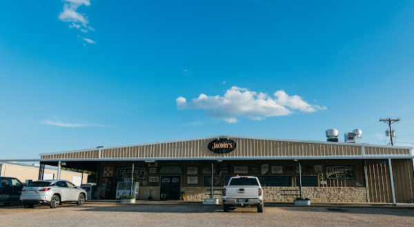 The Small-Town Diner In Texas Where Locals Catch Up Over Burgers And Homemade Desserts