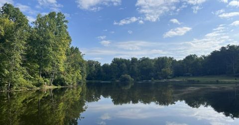 There Is An Enchanting Waterfront Trail In Indiana You Absolutely Must Hike