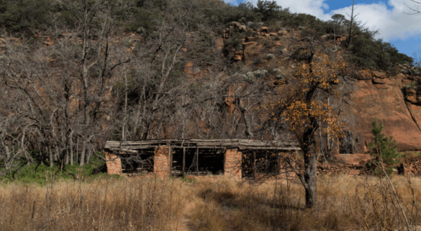 The Abandoned And Eerie Place In Arizona You Might Not Want To Visit After Dark