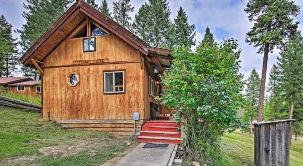 Enjoy Some Much Needed Peace And Quiet At This Charming Montana Cabin