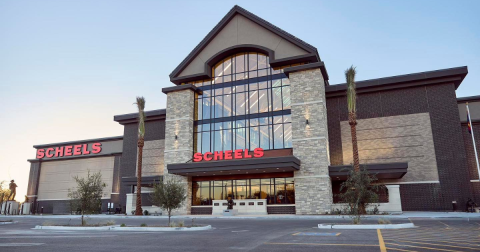 A Massive Store With 75 Retail Shops, Restaurants, And A 45-Foot Indoor Ferris Wheel Just Opened In Arizona
