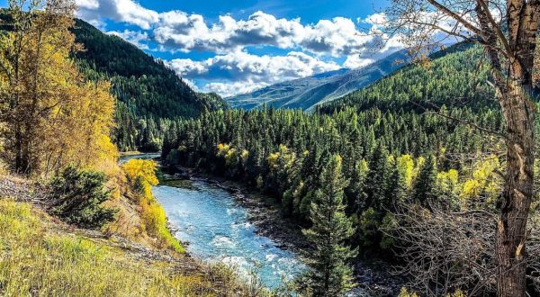 This Little-Known Scenic Spot In Montana That Comes Alive With Color Come Fall