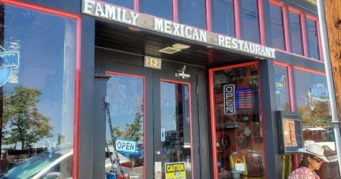 People Travel Across Arizona Just To Eat At This Hidden Gem Restaurant