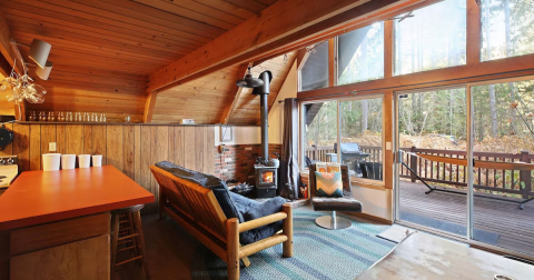 Sleep Among Snow-Covered Trees At This Wondrous Airbnb In Washington