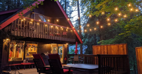 This Cozy Cabin Is The Best Home Base For Your Adventures In Washington's Mount Baker